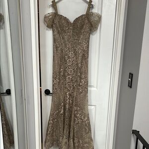 Elegant Lace mother of the bride/groom  Dress size 10